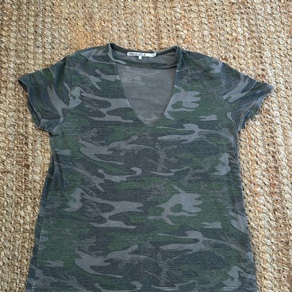 RARE PAM & GELA OVERSIZED CAMO ARMY TEE LASOR CUT CHOKER RIPPED V NECK - Picture 6 of 7